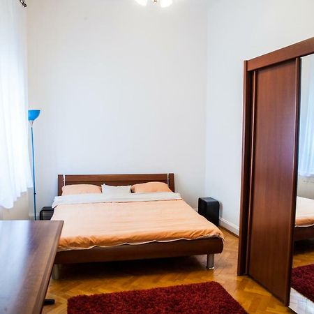 Inner City Apartment 데브레첸 외부 사진