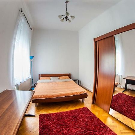 Inner City Apartment 데브레첸 외부 사진