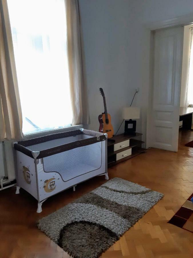 Inner City Apartment 데브레첸 외부 사진