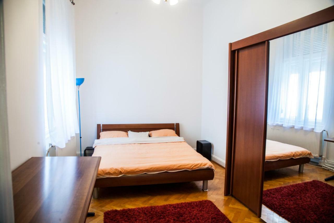 Inner City Apartment 데브레첸 외부 사진