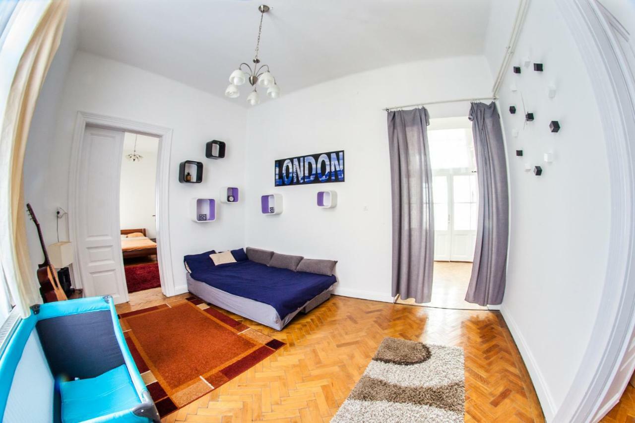 Inner City Apartment 데브레첸 외부 사진