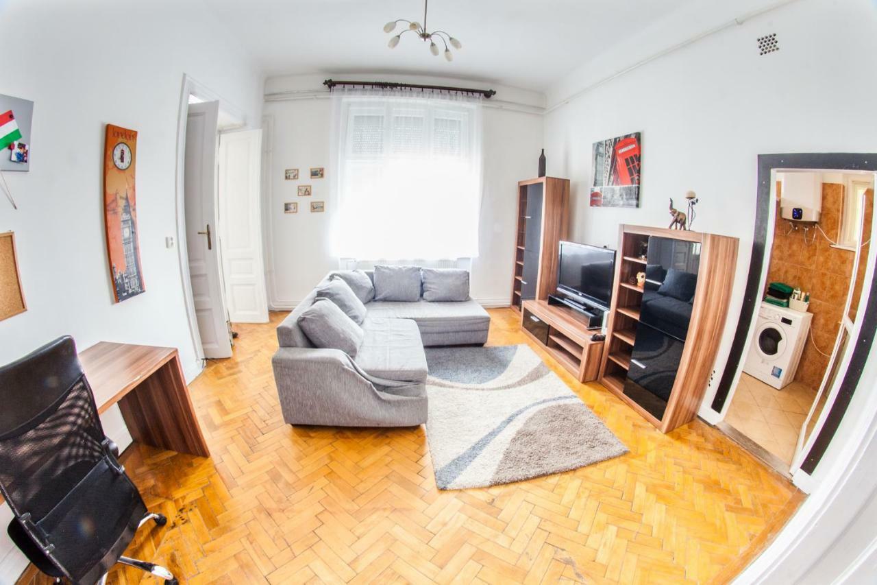 Inner City Apartment 데브레첸 외부 사진